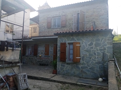 Casa indipendente con terrazzo, Licciana Nardi tavernelle