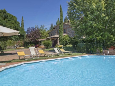 Casa a Proceno con piscina, barbecue e giardino