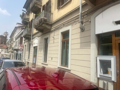 Locale commerciale - Oltre 3 vetrine a Torino