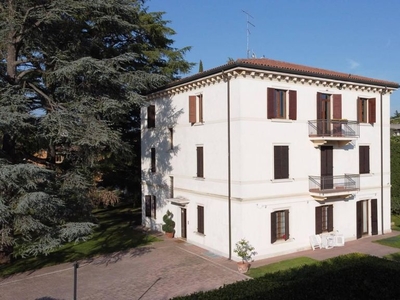Villa di 810 mq in vendita Via Luigi Galvani, Verona, Veneto