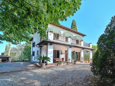 Villa in vendita a Serravalle Pistoiese Casalguidi
