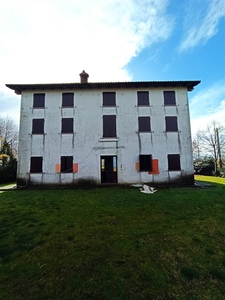 Villa in zona Cadelbosco di Sotto a Cadelbosco di Sopra
