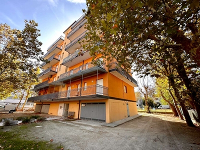 Appartamento con due terrazzi abitabili, viale Antonio Canova, Valverde, Cesenatico
