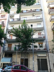 Appartamento di 2 vani /90 mq a Bari (zona PICONE)