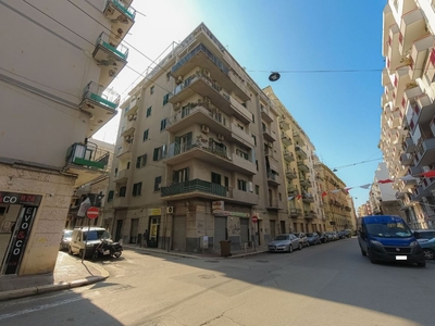 Appartamento di 3 vani /100 mq a Bari - San Pasquale alta
