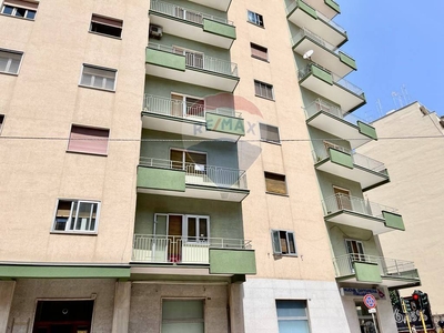 Appartamento di 5 vani /185 mq a Taranto (zona Italia)