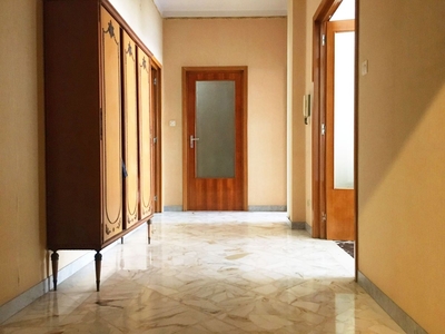 Appartamento di 6 vani /195 mq a Bari - Murat