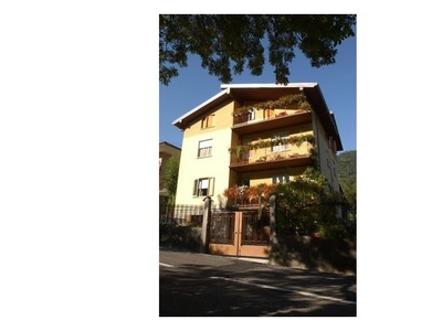 Quadrilocale in affitto a Arta Terme, Via G. Marconi 76