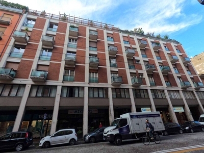 Appartamento, via San Felice, zona Centro, Bologna