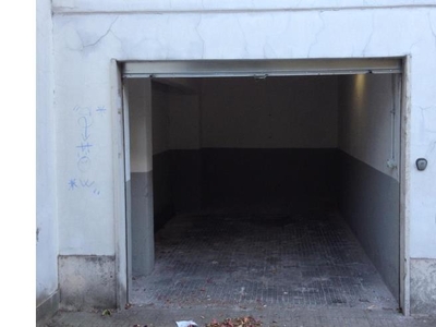 Garage/Auto silos in affitto a Roma, Zona Appio Latino