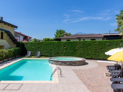 Casa a Sorico con giardino, piscina e terrazza