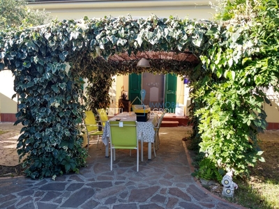 Casa indipendente con giardino in via cavaiola 1/b, Carrara