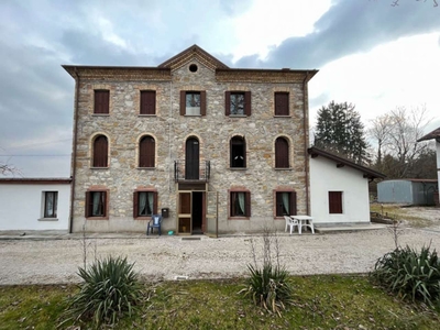 Casa indipendente con terreno, località Trichiana, Borgo Valbelluna (BL)