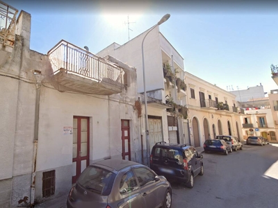 Casa indipendente da ristrutturare in Via Matteotti a Rutigliano (con locale)