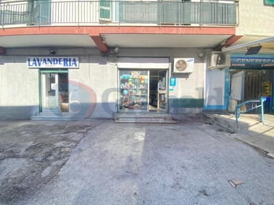 negozio in vendita a Giugliano in Campania