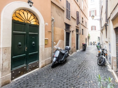 Nuda proprietà - Appartamento, vicolo di San Giuliano, centro storico, Roma
