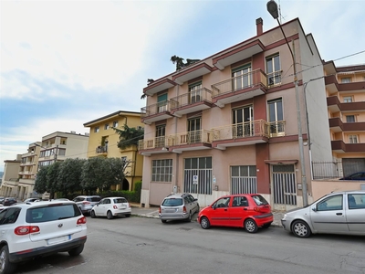 Palazzo / Stabile di 6 vani /556 mq a Putignano (zona SANT'ANTONIO)