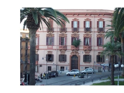 Ufficio in affitto a Cagliari, Frazione Centro città, Piazza Giovanni Marghinotti 1
