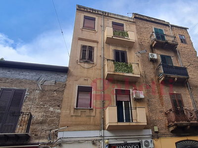 Trilocale da ristrutturare a Palermo