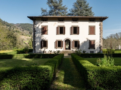 Casa in vendita in Pescaglia, Italia