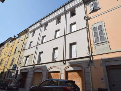 Palazzo / Stabile in vendita a Piacenza - Zona: Centro storico