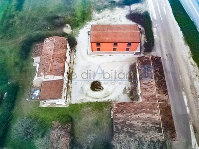 Tenuta-Complesso a Villafranca di Verona