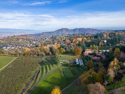 Villa con terrazzo, Torino collina