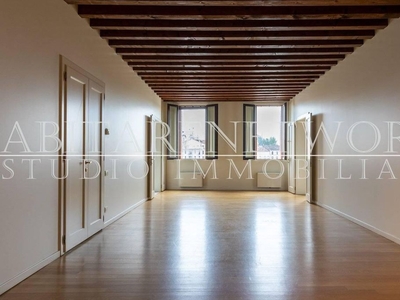 Appartamento di lusso di 350 m² in vendita Padova, Italia