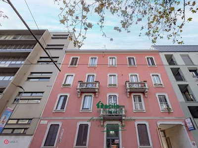 Appartamento in Vendita in Viale Certosa 133 a Milano