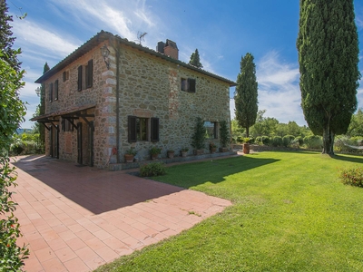 Casa in vendita in Bucine, Italia