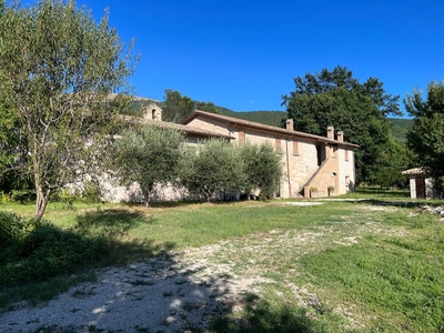 Casa in vendita in Gualdo Tadino, Italia