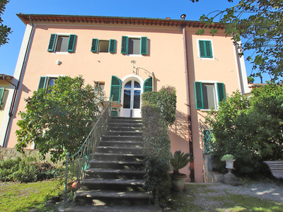 Casa in vendita in San Giuliano Terme, Italia