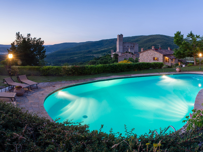 Casale con piscina sulle colline di Cortona con annesso rudere