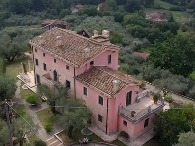 Prestigiosa villa di 800 mq in vendita, Via Bagni, Frosinone, Lazio