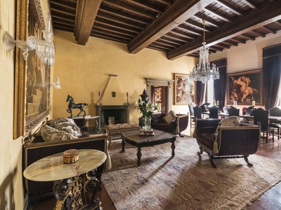 Prestigioso Appartamento a San Frediano, Firenze