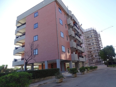 Quadrilocale in Via Gentile 69 in zona Japigia a Bari