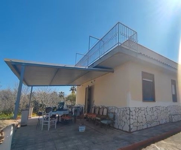 Villa in Vendita in Strada Comunale Chiesazza - Sperone 14 a Altavilla Milicia