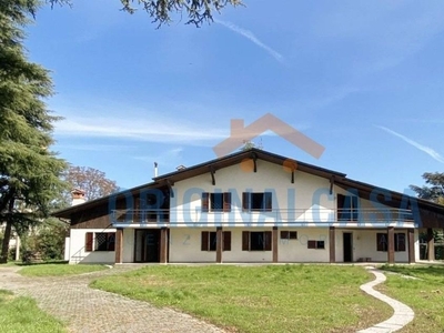 Esclusiva villa di 650 mq in vendita Via Giovanni Prati, 4, Rezzato, Brescia, Lombardia