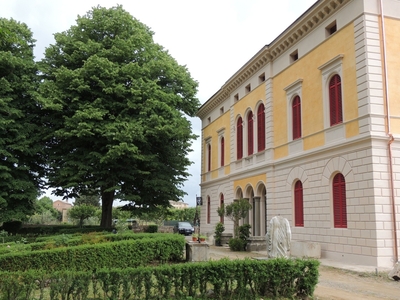 Villa storica con parco a Siena