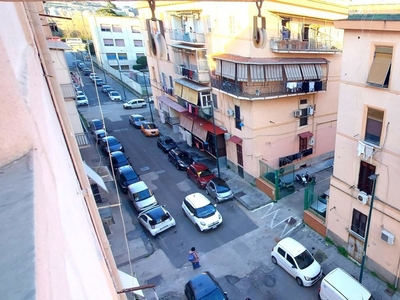Appartamento di 60 mq in vendita - Napoli