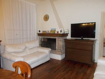 Appartamento in Affitto ad Casciana Terme Lari - 700 Euro