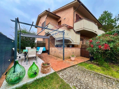 Appartamento in vendita a Castellina In Chianti