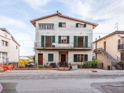 Appartamento in Vendita in Traversa Valdichiana ovest a Torrita di Siena