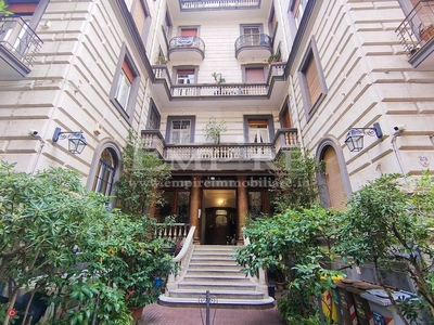 Appartamento in Vendita in Via Carlo Poerio 89 a Napoli