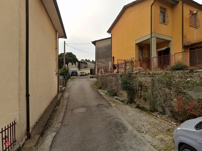Appartamento in Vendita in Via della Bordogna a Lucca