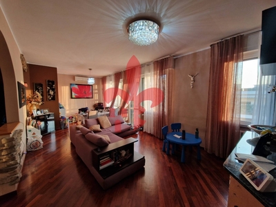 Appartamento in Via Del Sansovino, Firenze, 7 locali, 2 bagni, 140 m²