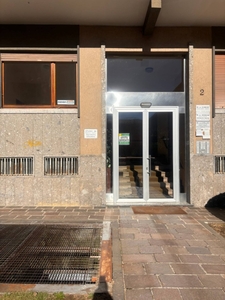 Appartamento in VIA PIETRO GOBETTI, Biella, 5 locali, 1 bagno, 80 m²