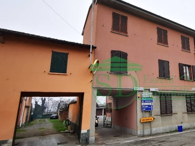 Bilocale in Via Roma, Brembio, 1 bagno, con box, 70 m², buono stato