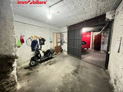 Box/Garage 20mq in vendita, Napoli san carlo arena