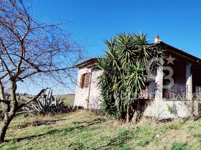 Casa in vendita in Canino, Italia